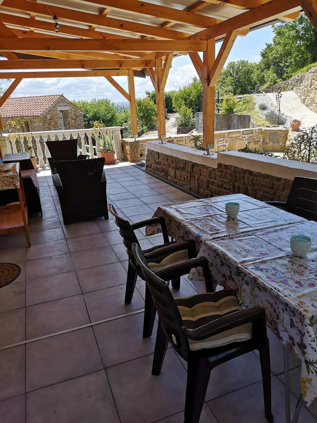Apartma Ester Lucija Exterior foto